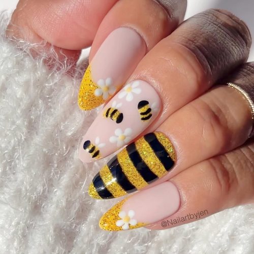 14-Bumble Bee French Tips