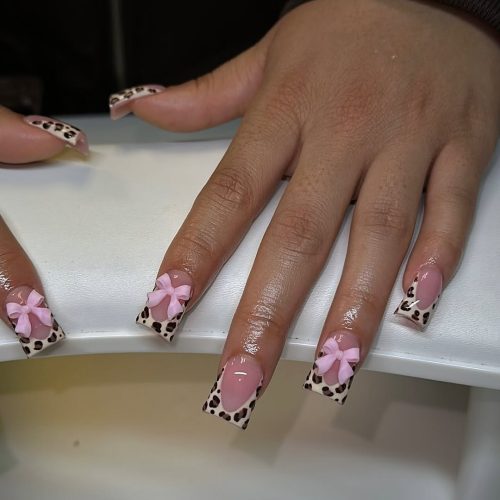 19-Leopard Print French Tips with Pink Bows