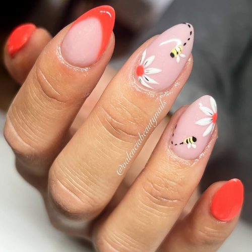 20-Vibrant Coral Bee & Daisy Nails